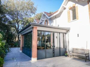 Verrière haut de gamme donnant sur le jardin