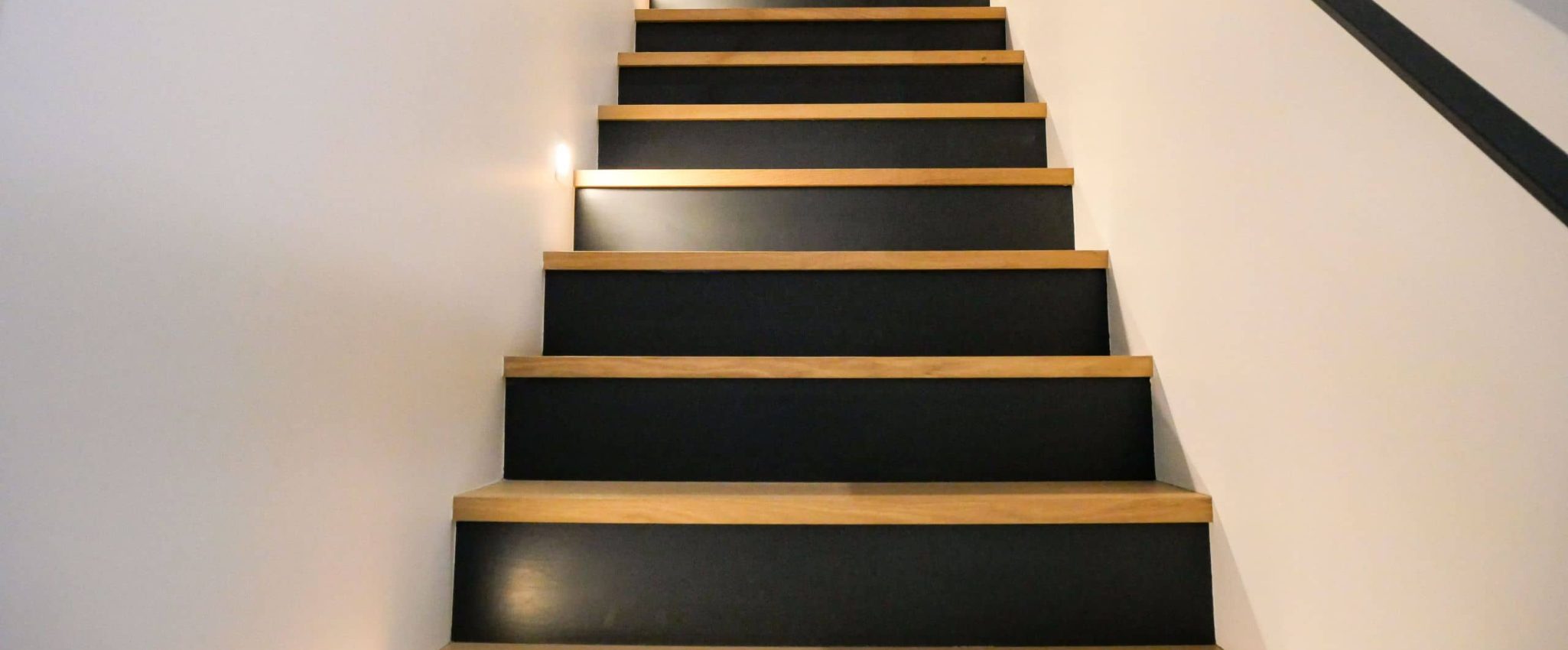 Escalier sur-mesure mélange de matières : métal et bois