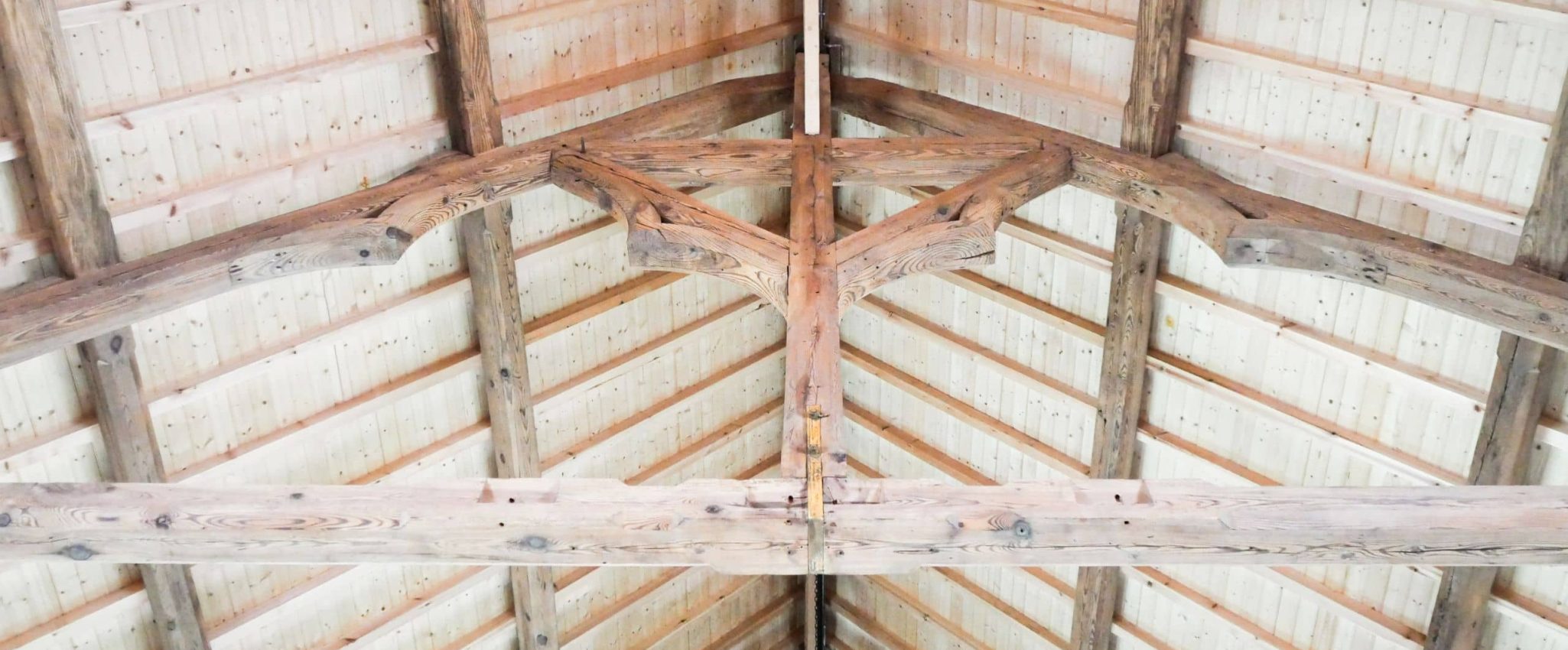 Patrimoine Saint-Michel-Chef-Chef - Charpente Traditionnelle unique