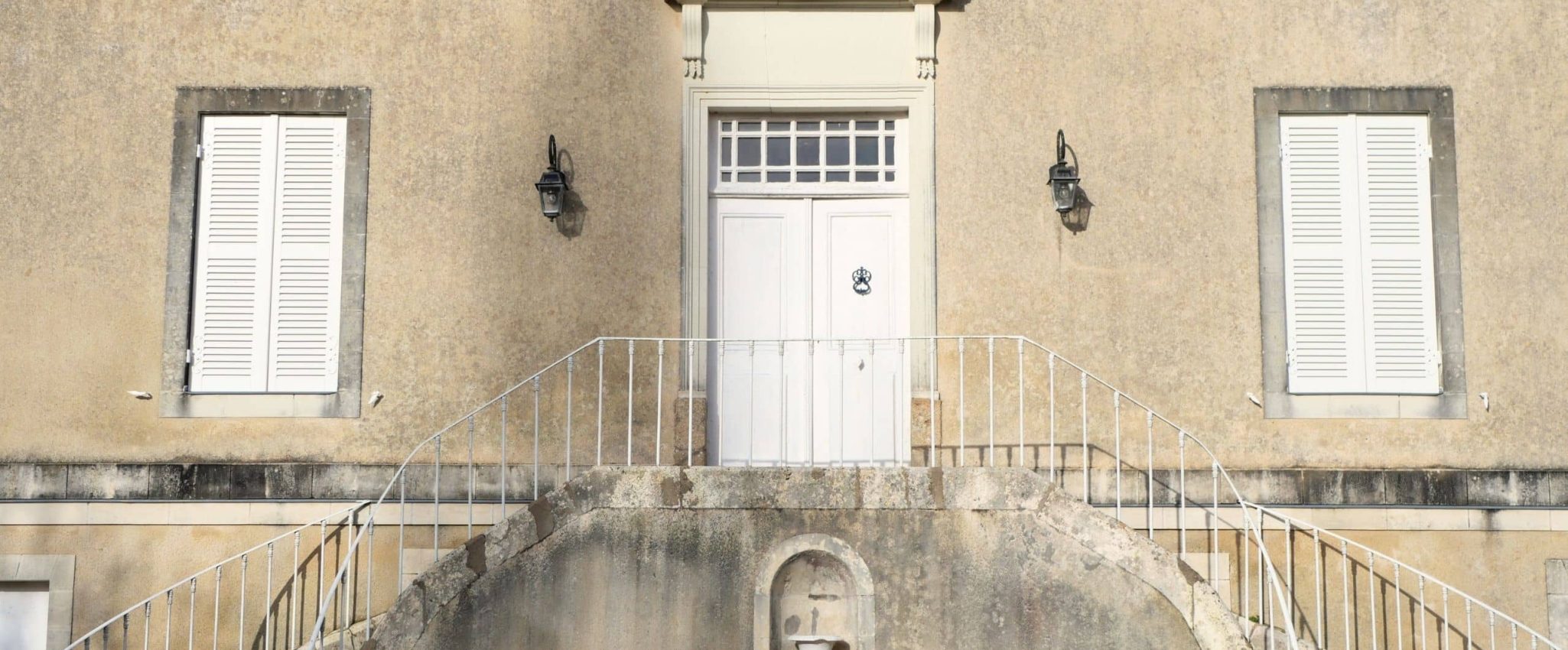 Volet en bois rénovés et posés à Saint-Père-en-Retz