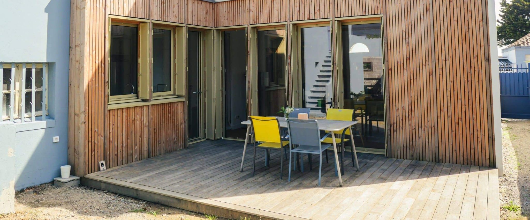 Terrasse en châtaignier à Saint-Nazaire