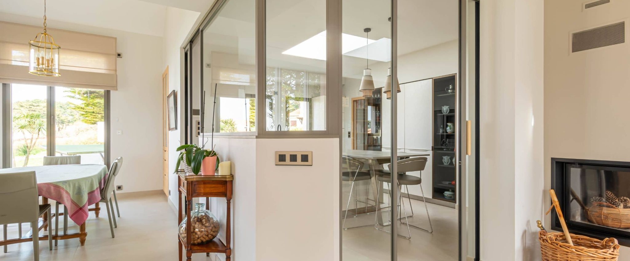 Verrière de cuisine, agencement intérieur porte ouverte d'un chantier à Saint-Brevin-les-Pins