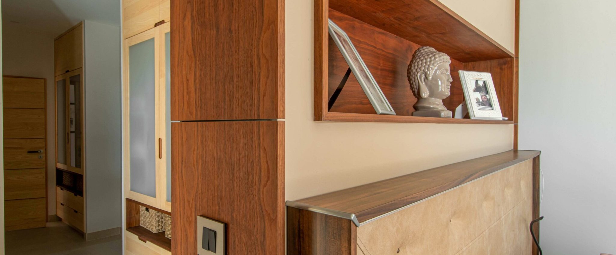 Tête de lit en bois massif d'un chantier à Pornic